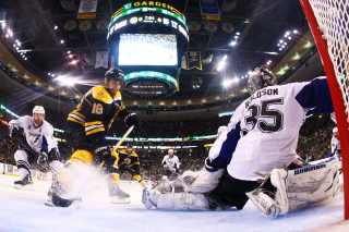 Illustration for article titled Hockey Player Misses Five Minutes Of Game Time With Broken Face, Returns In Time For Season-Losing Goal